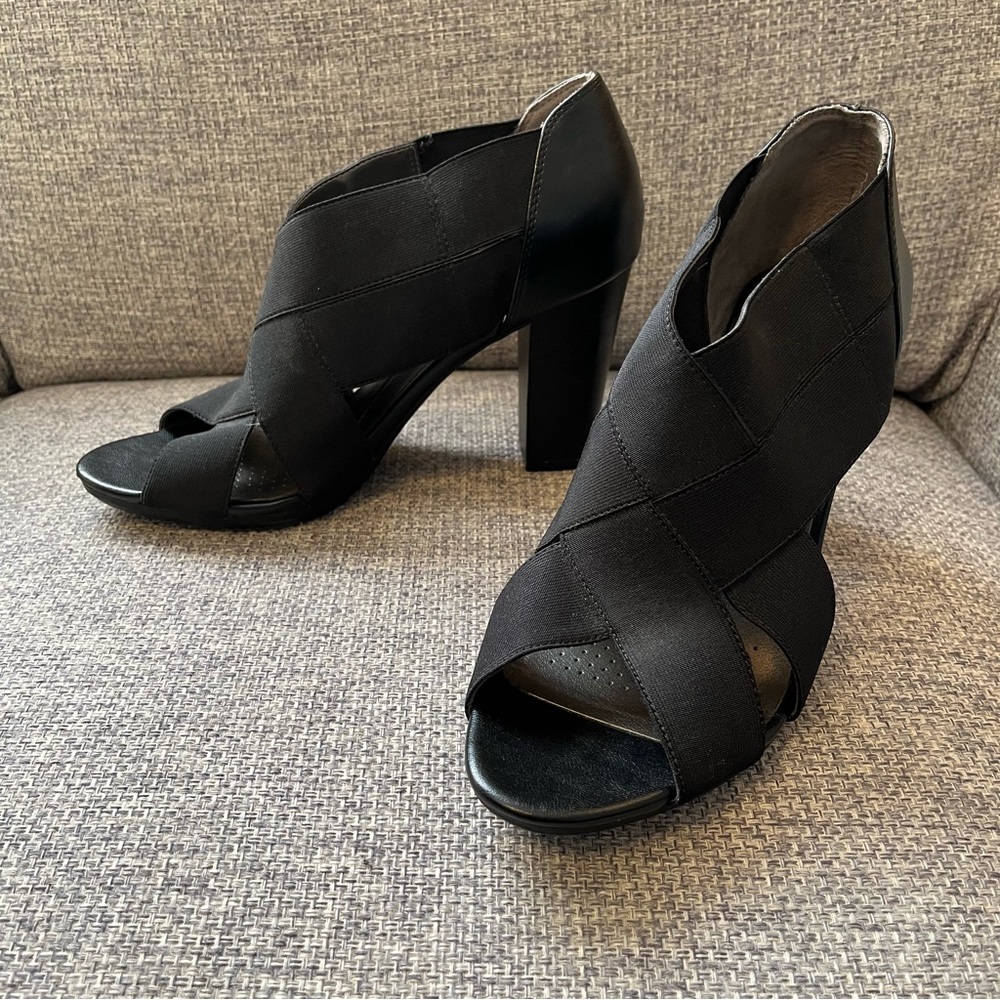 Women’s Black Heels | Size 10M | Crisscross Stretch | Life Stride